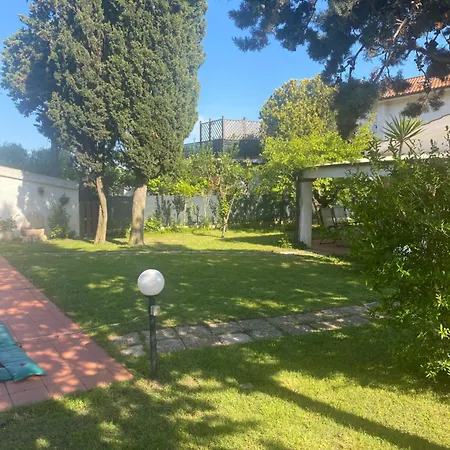 בית נופש Residenza Caracciolo Numana *